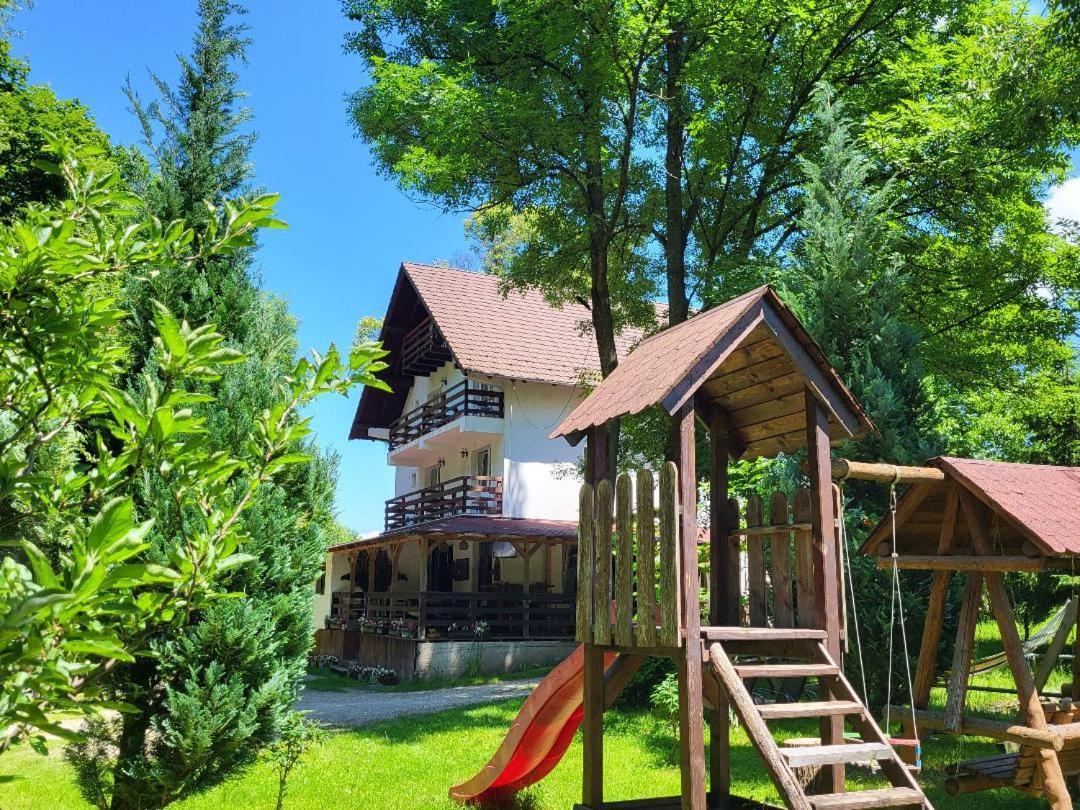 Casa Brandusa Бран Екстериор снимка